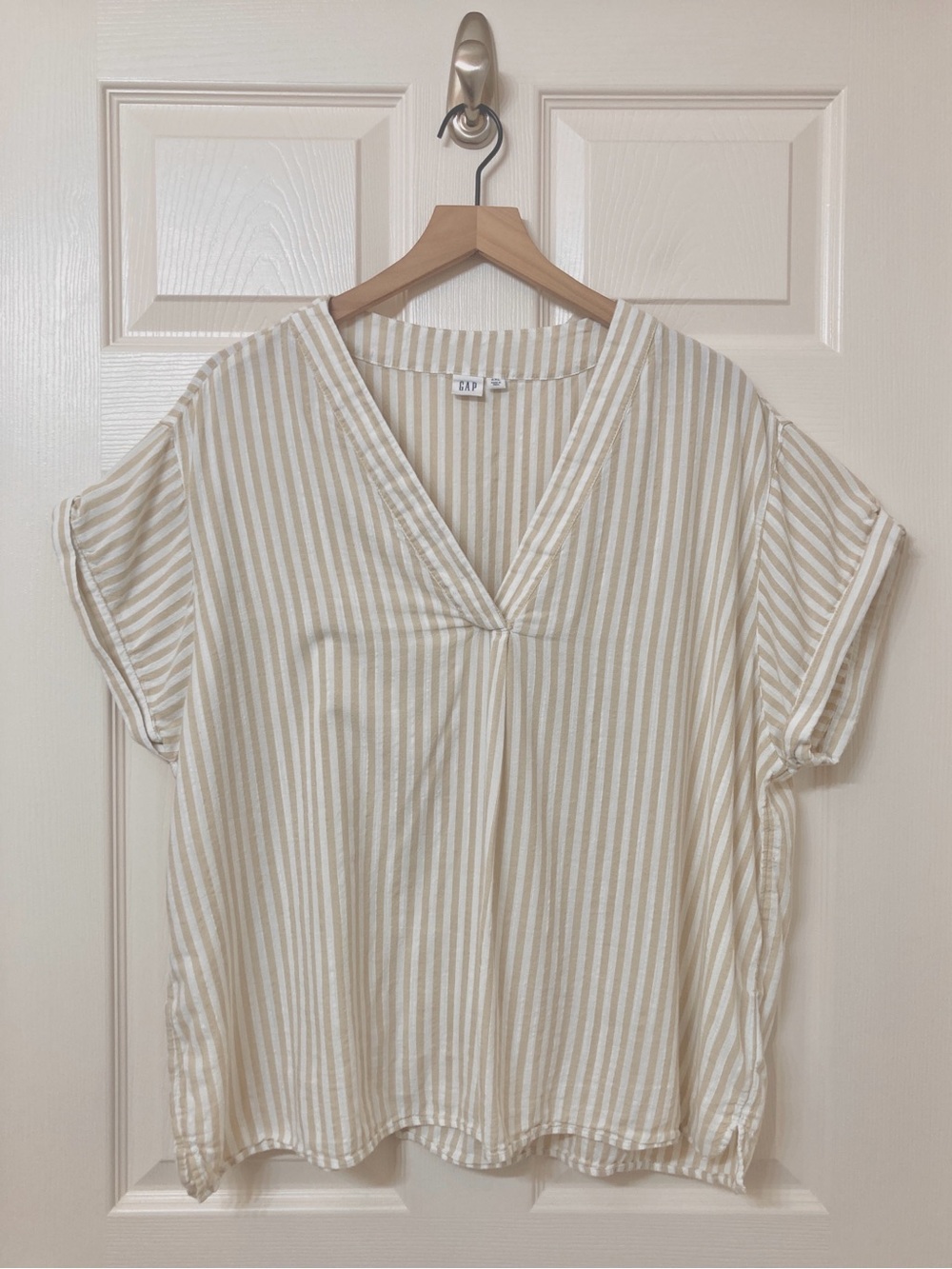 GAP Women's Tan White Striped V Neck Rolled Cuff Short Sleeve Shirt XXL Coastal